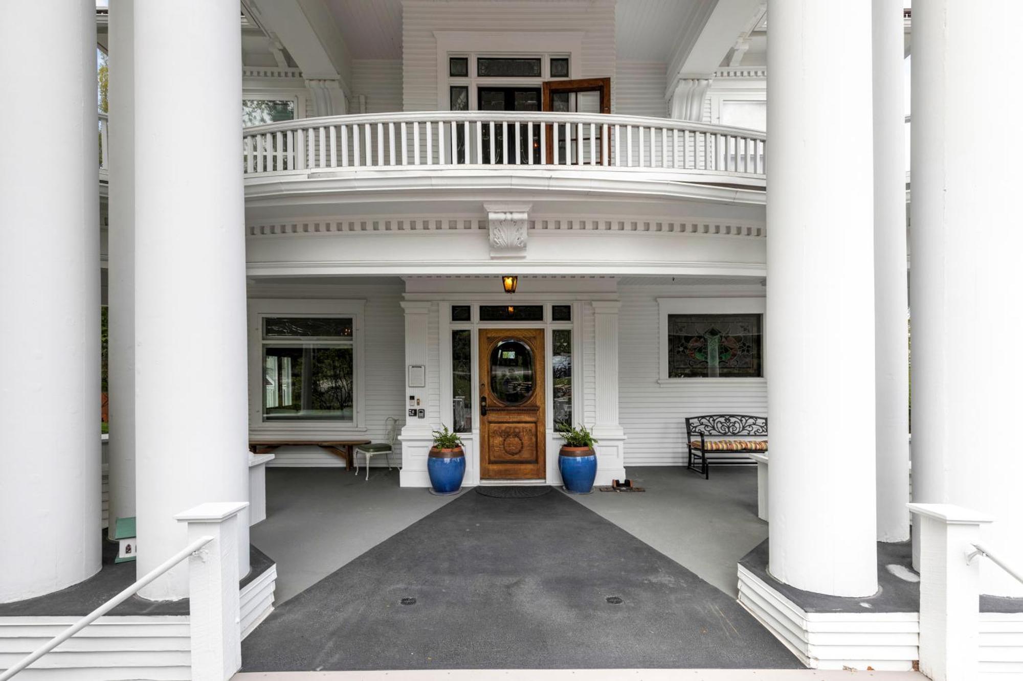 The Gibson Mansion Bed And Breakfast Missoula Exterior photo