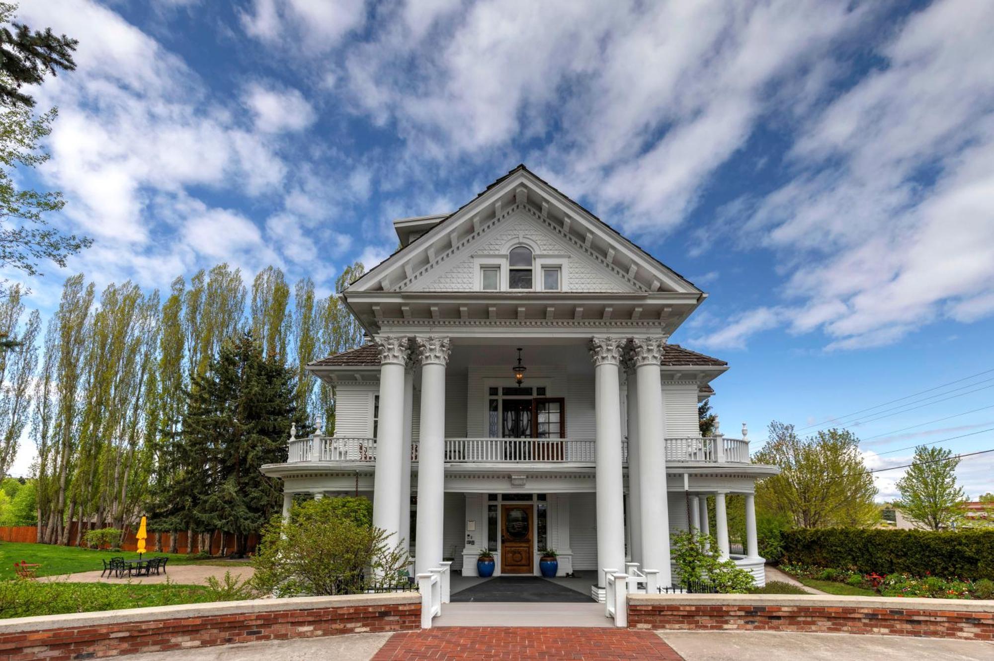 The Gibson Mansion Bed And Breakfast Missoula Exterior photo